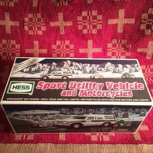 NIB🎄 2004 HESS Sport Utility Vehicle and motorcycles